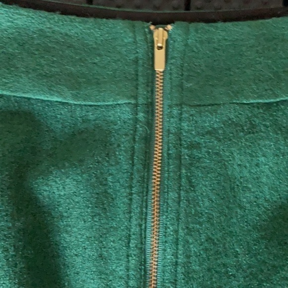 Banana Republic Kelly Green Skirt w/ Exposed Gold Zipper Size 6 - Picture 3 of 6